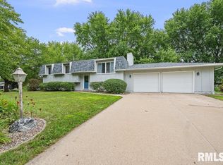 302 Park Lane Cir, Park View, IA 52748