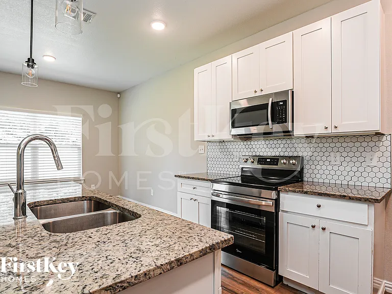 7384 Parkside Place Dr — Photo 6
