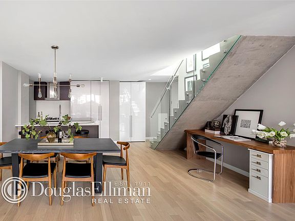3rd image of 540 W 49th St Ph 4N