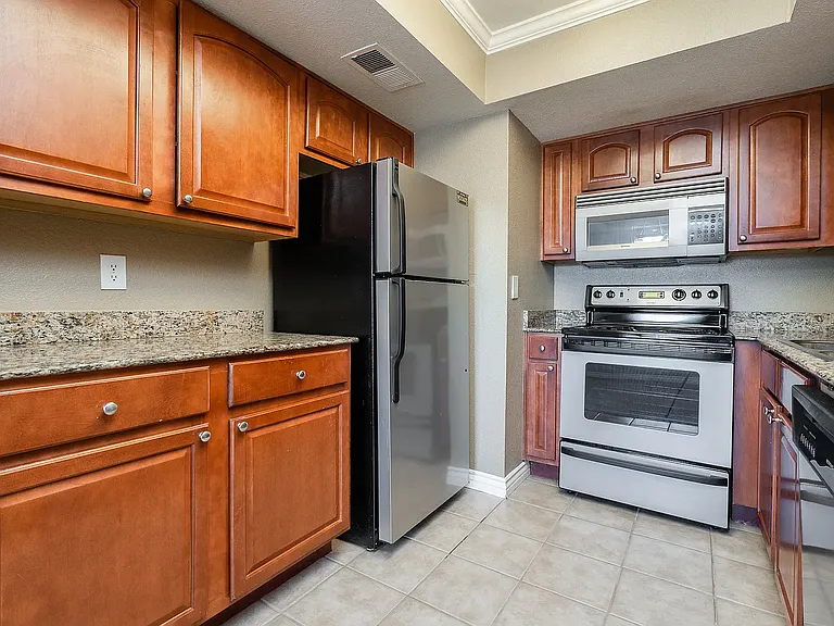 3405 W Danbury Dr #D101 — Photo 2