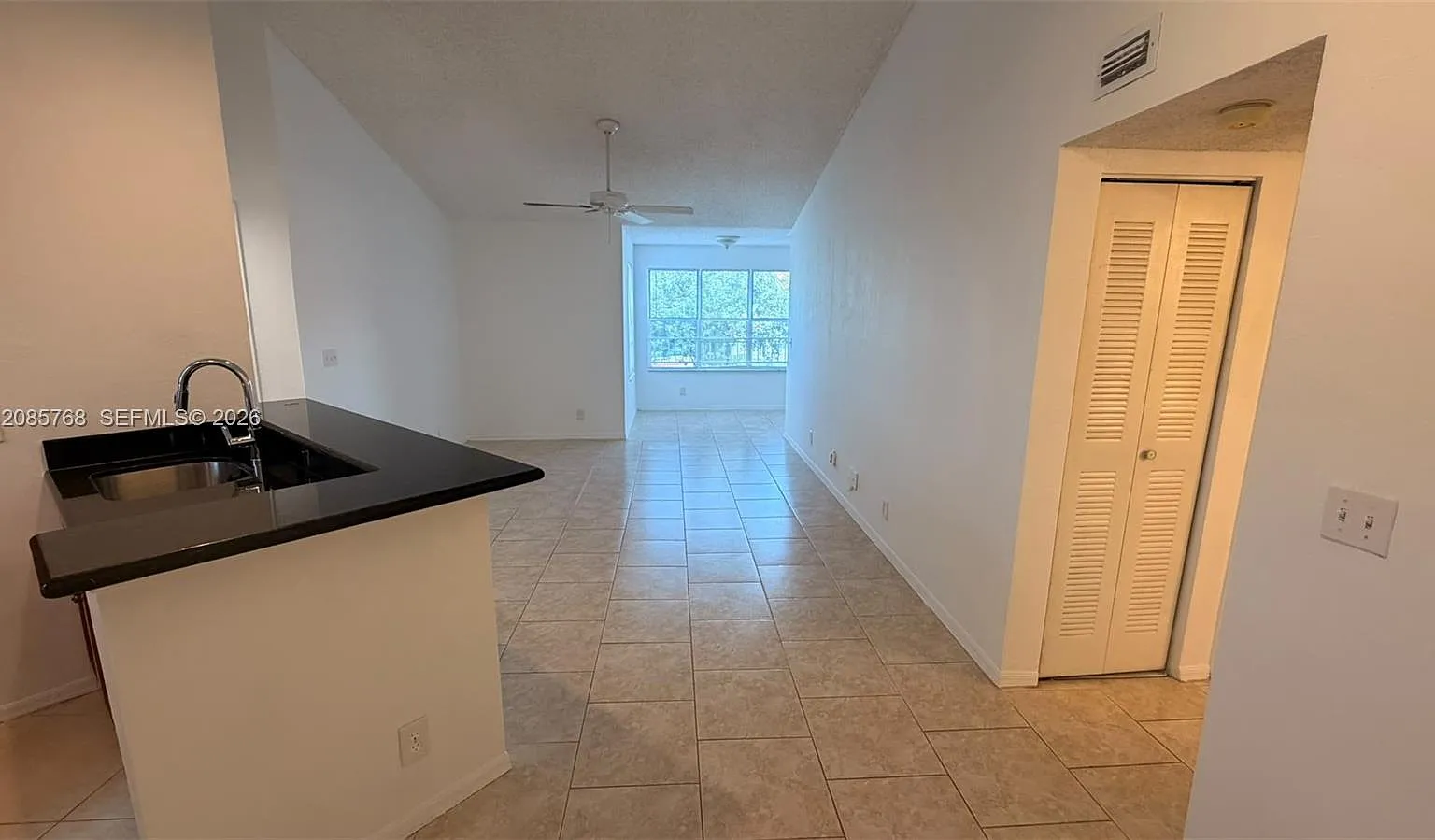Coral Key Condo — Photo 4