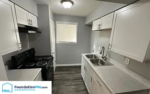 1587 Cherry Rd #4 Photo 1