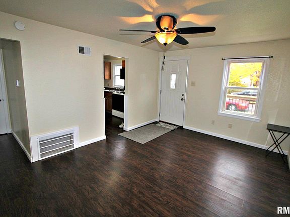 4th image of 18 McClure Ct