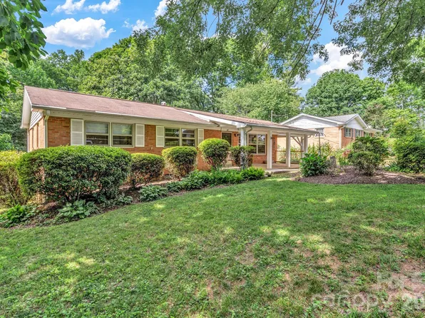 67 Wagon Rd, Asheville, NC 28805