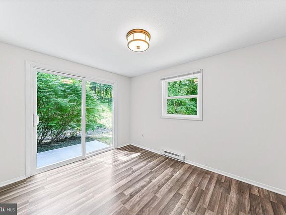 5th image of 436 Spackman Ln