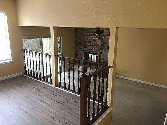 4th image of 3904 N Country Dr