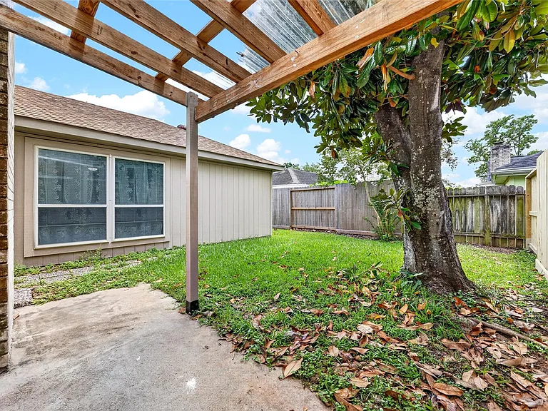 11103 Bellerive Dr — Photo 30