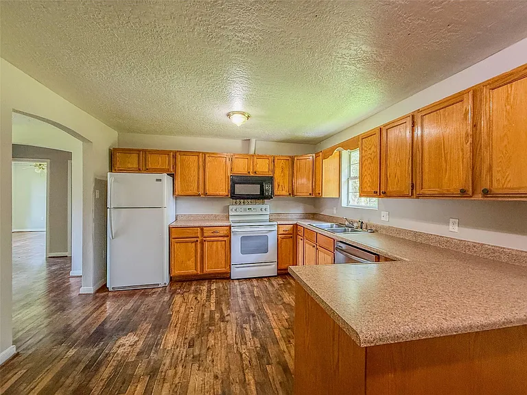 6310 Brookside Rd — Photo 10