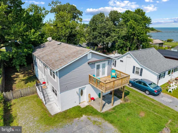 1220 Grove Ave, Shady Side, MD 20764