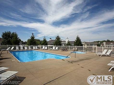 4th image of 344 Turnberry Way