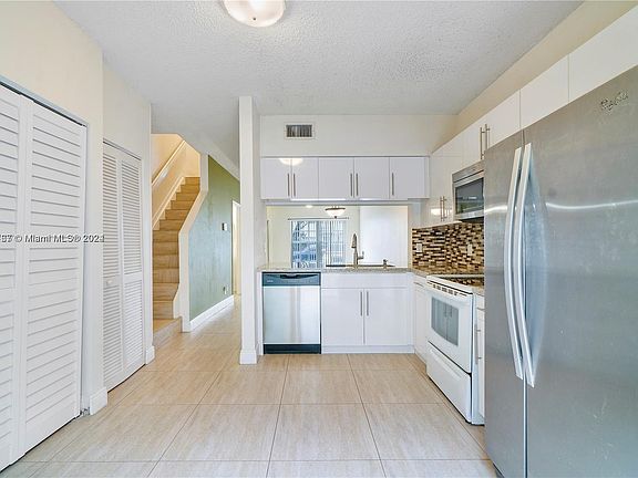 5th image of 4974 SW 31st Ter #4974