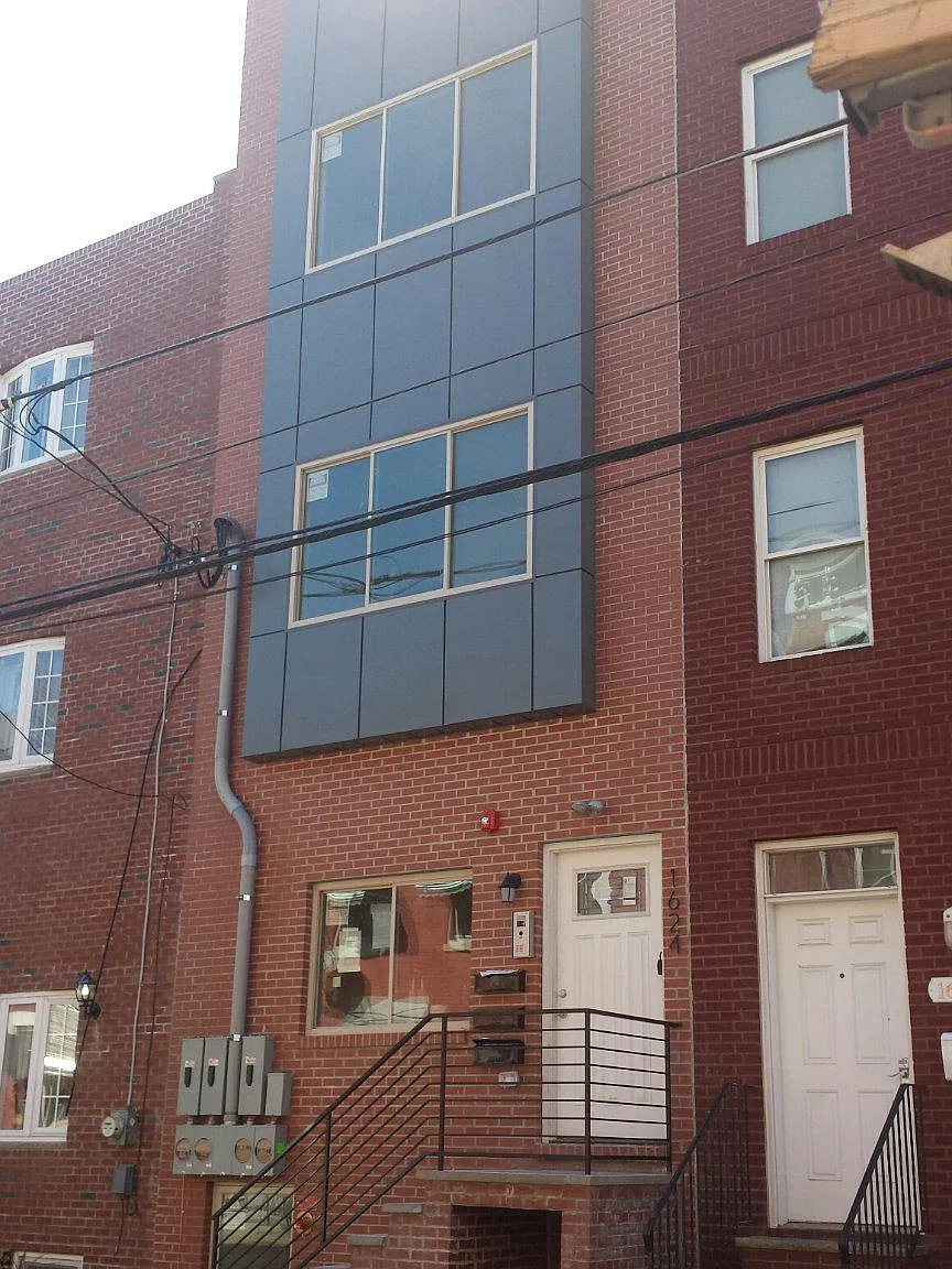 3 bed, 2.0 bath, 2194 sqft, $1,900 — Photo 1
