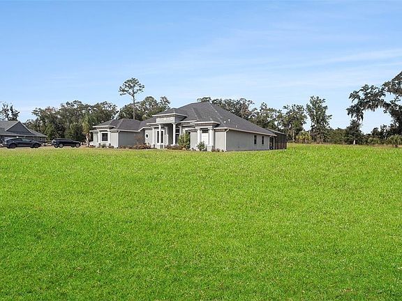 5th image of 7403 NE 22nd Court Rd