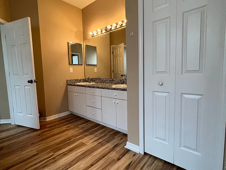 2632 Maylin Dr — Photo 14
