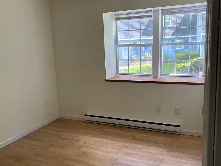61 Taylor Ave #D — Photo 5