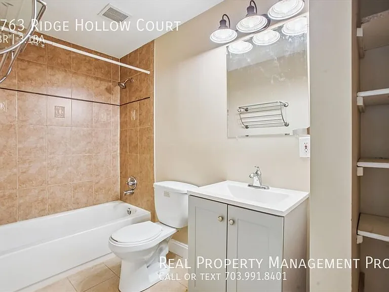8763 Ridge Hollow Ct — Photo 19