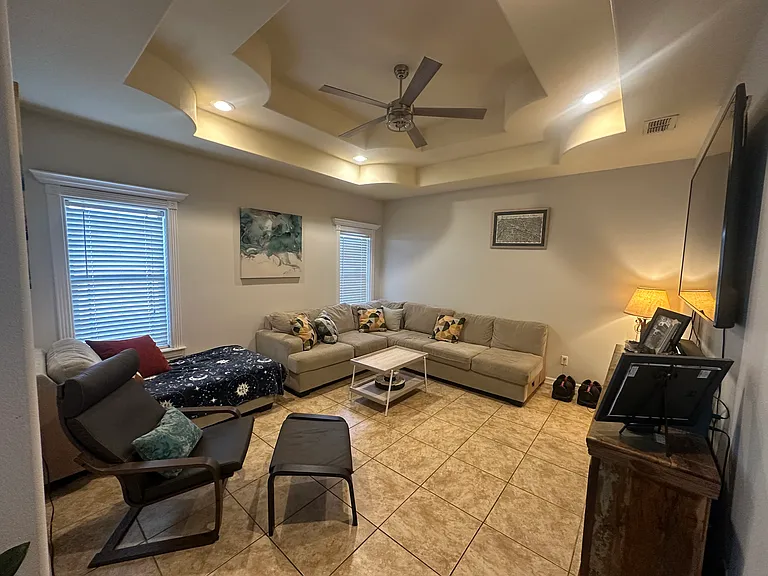 2400 Denton Creek Ave — Photo 6