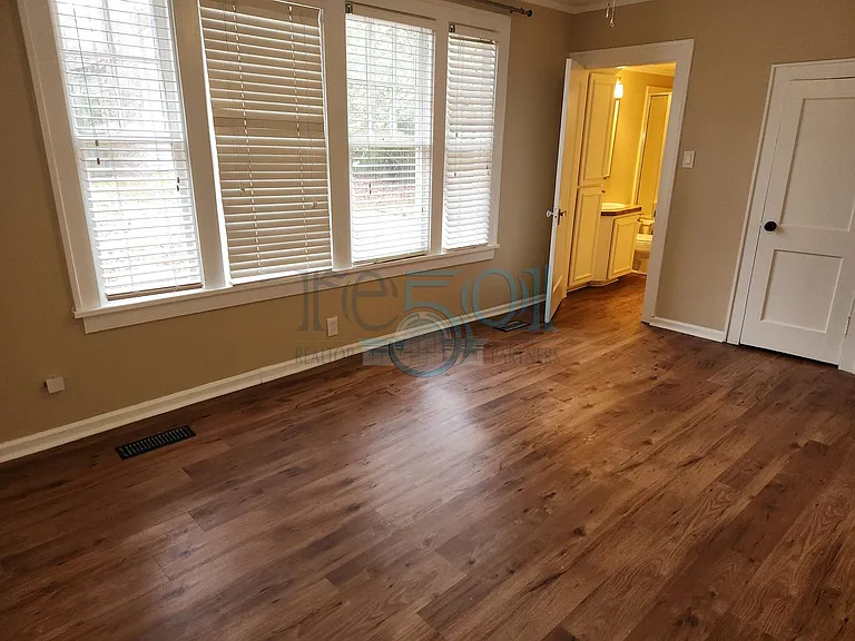 119 N Monroe St — Photo 31