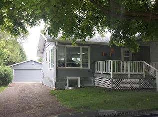 141 Fontana Ave, Fontana, WI 53125