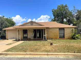 409 W Wallace, Llano, TX 78643-0000