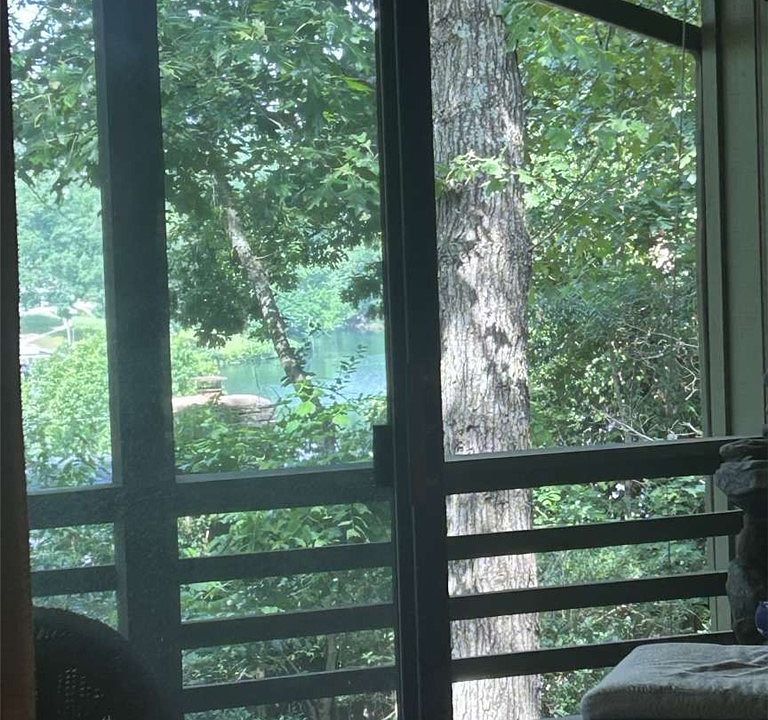 1st image of 33 Churchill Dr