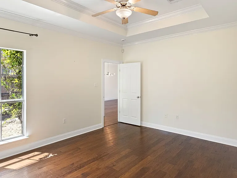 7945 Seville Ct — Photo 5
