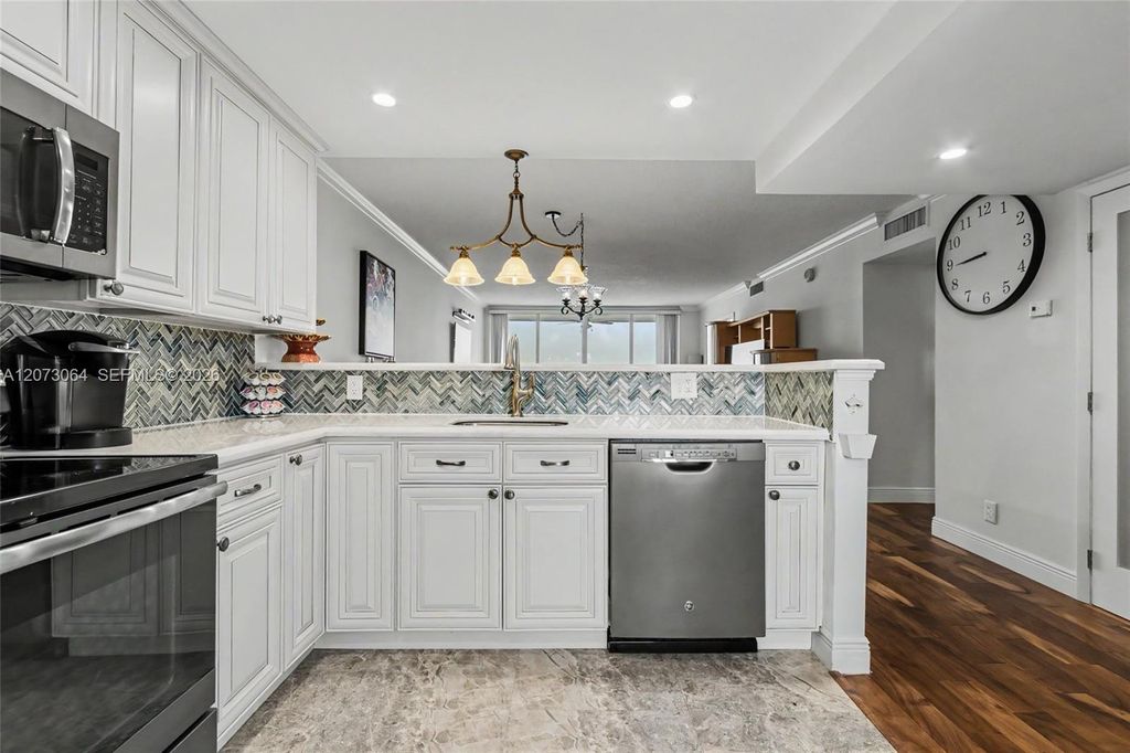3090 N Course Dr APT 709, photo 4