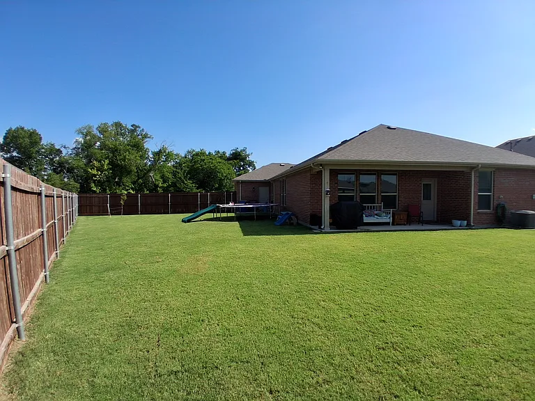 309 Clayton St — Photo 29
