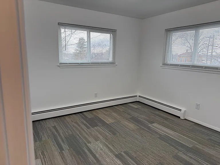 211 E Main St #8 — Photo 8