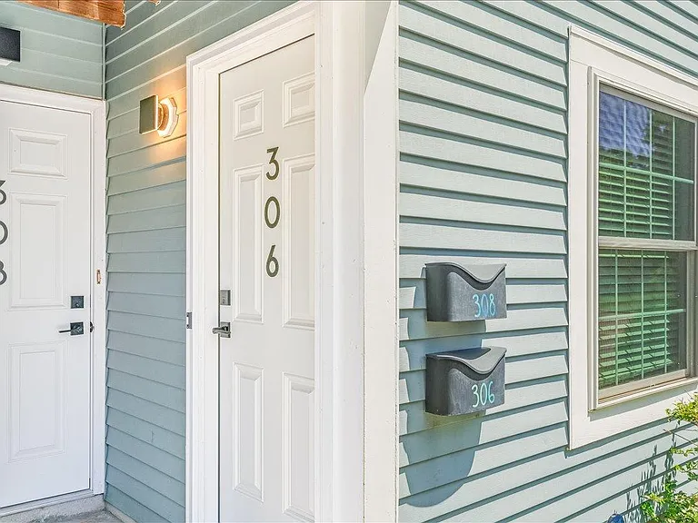 306 Roe St — Photo 5