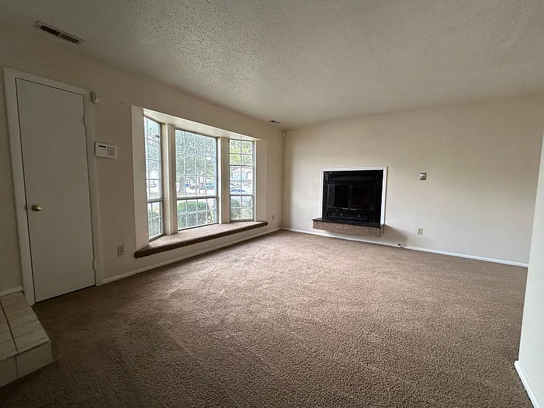 3632 Windmill Dr — Photo 4