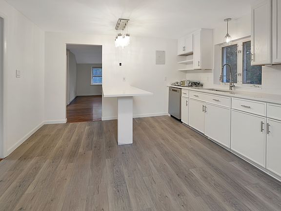 3rd image of 430 Benedict Ave Floor 2