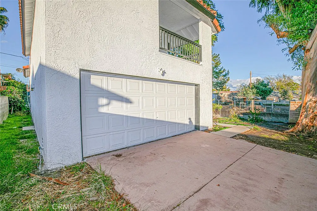 4 bed, 2236 sqft, $5,000 — Photo 2