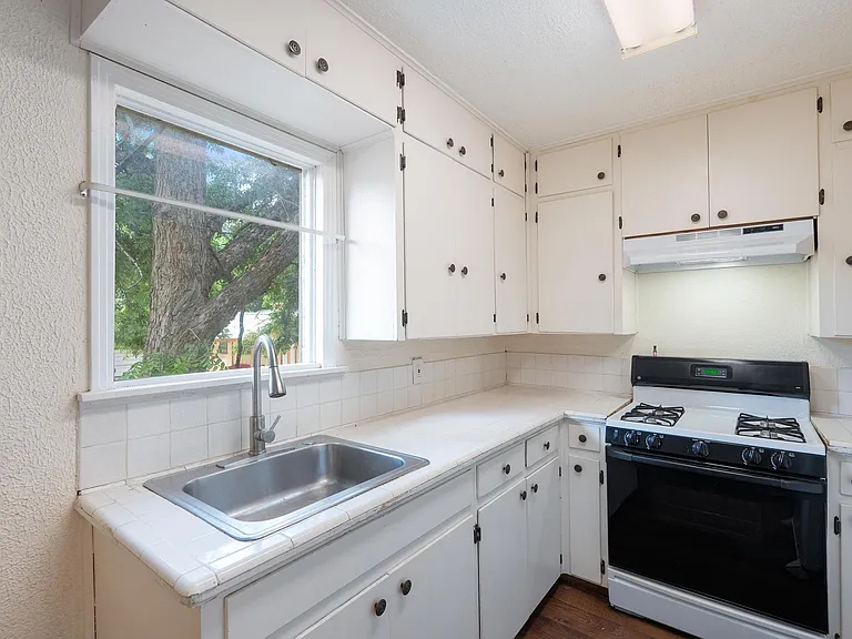 4616 E Cesar Chavez St #1 — Photo 6