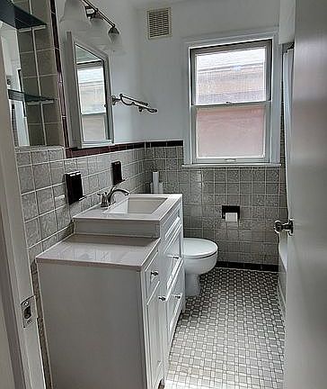 2nd image of 22513 Doremus St