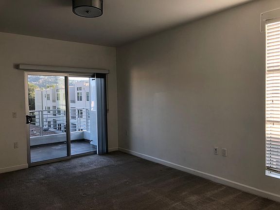 4th image of 10850 Bloomfield St Unit 104