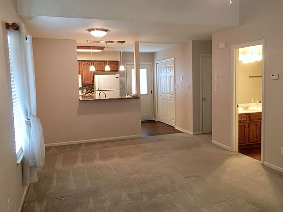 5th image of 5106-5108 W Louisville Ct #5106