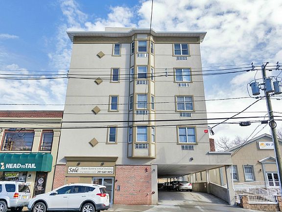 2nd image of 448 Palisade Ave APT 403