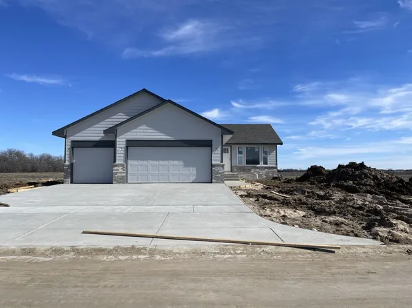 1622 N Wildflower Ct, Andover, KS 67002