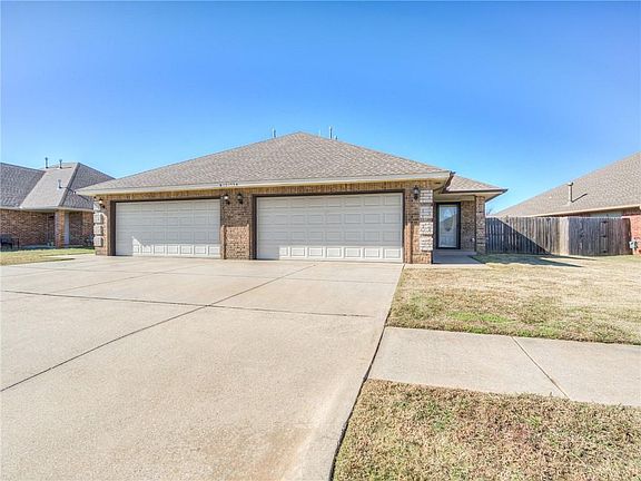 4th image of 15105 Kyle Dr