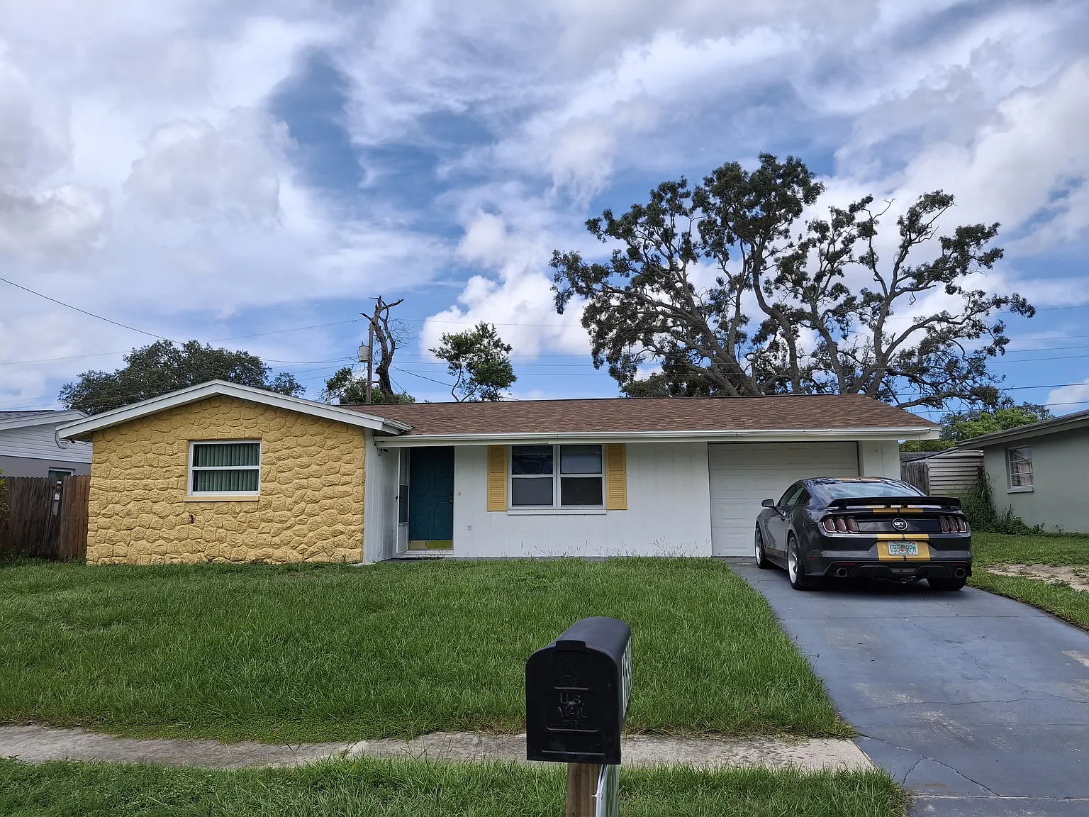 2 bed, 1100 sqft, $1,600 — Photo 1