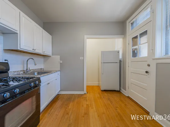 2056 W Arthur Ave APT 3W, Chicago, IL 60645