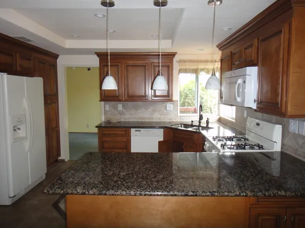 1451 Badovinac Dr, Roseville, CA 95747