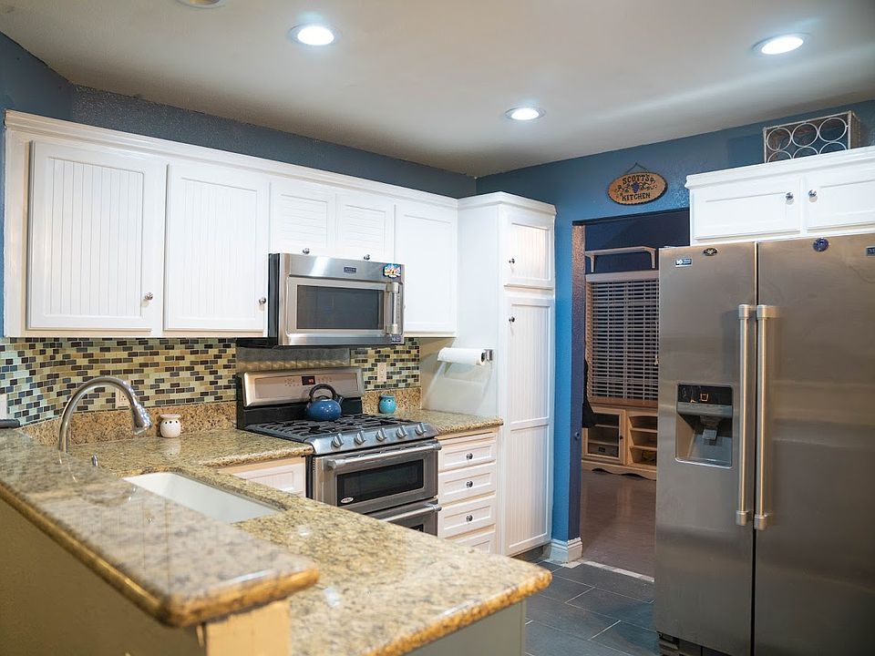 2nd image of 2442 Hialeah Ln