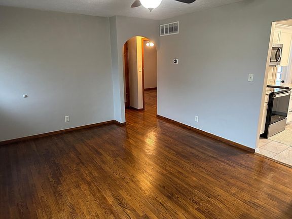 4th image of 1145 Johnstown Ave