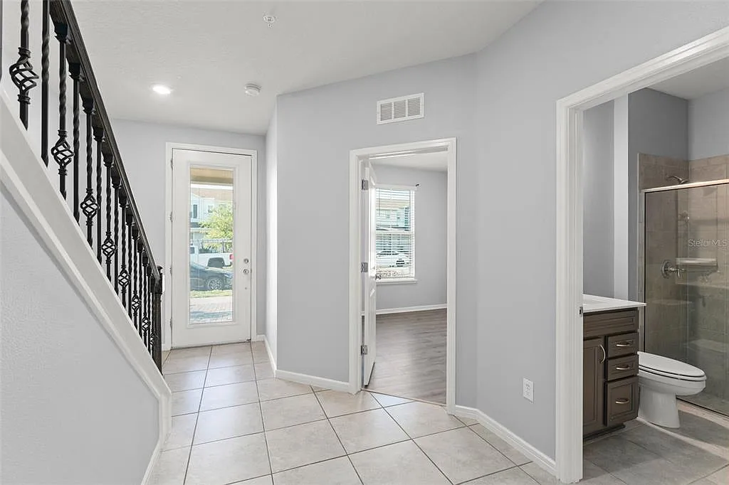 4 bed, 3.0 bath, 1809 sqft, $3,000 — Photo 4