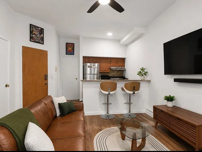 171 Grand St #1 — Photo 4