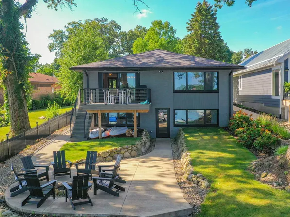 23876 S Shore Dr, Edwardsburg, MI 49112