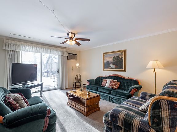 5th image of 303 E Henry Clay St Unit 103