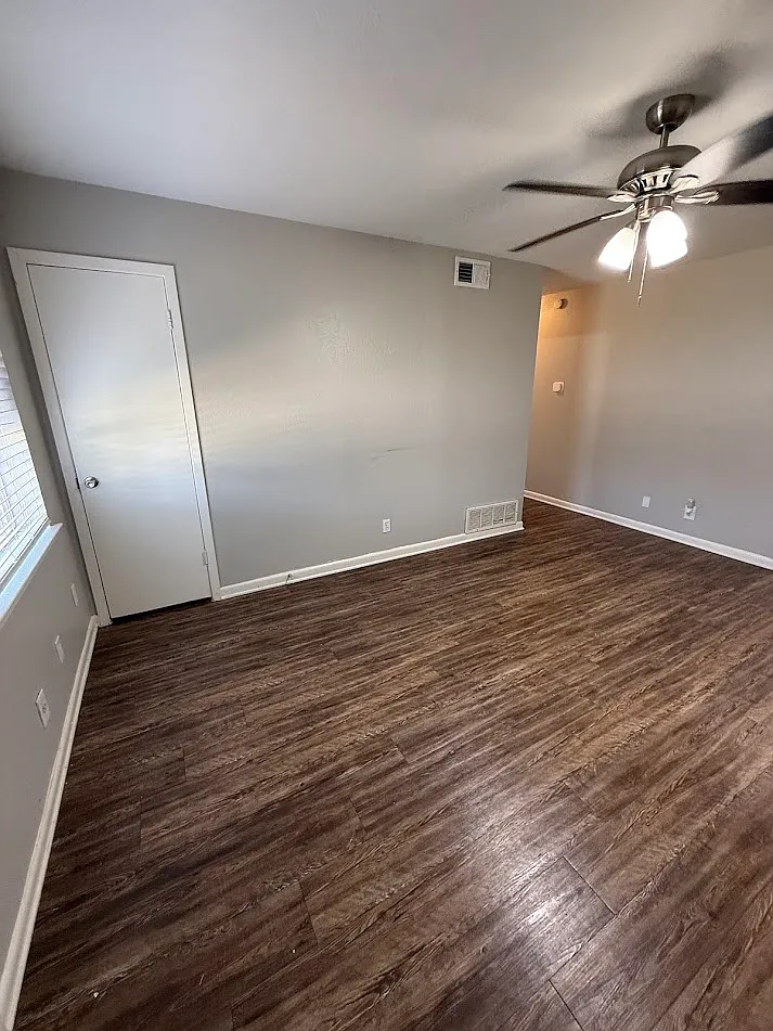 2 bed, 784 sqft, $1,450 — Photo 2